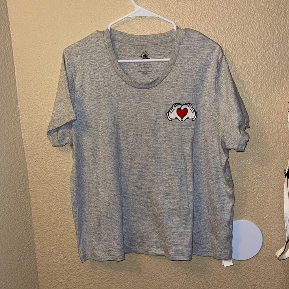 Large Woman’s Disney Shirt nwot